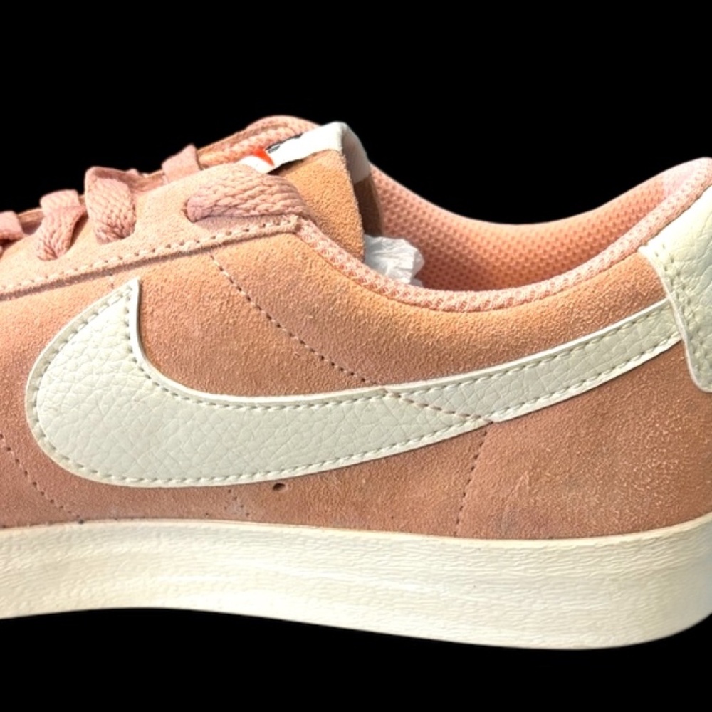 NWOT-Nike Women’s Blazer Low SD Sneakers in Coral Stardust (soft pink) suede - Picture 13 of 15